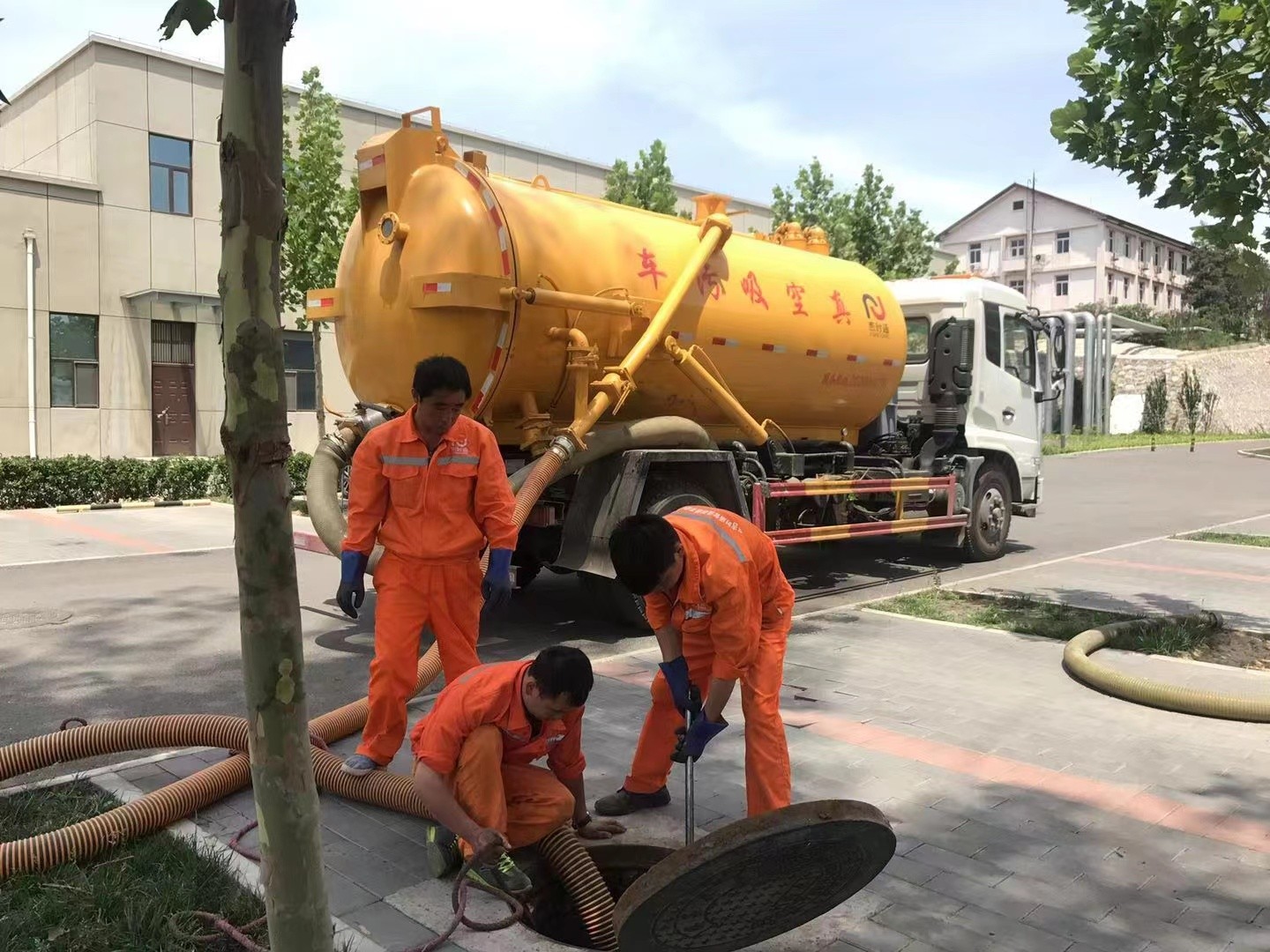 礼泉化粪池清理与5-8吨吸粪车施工效率分析